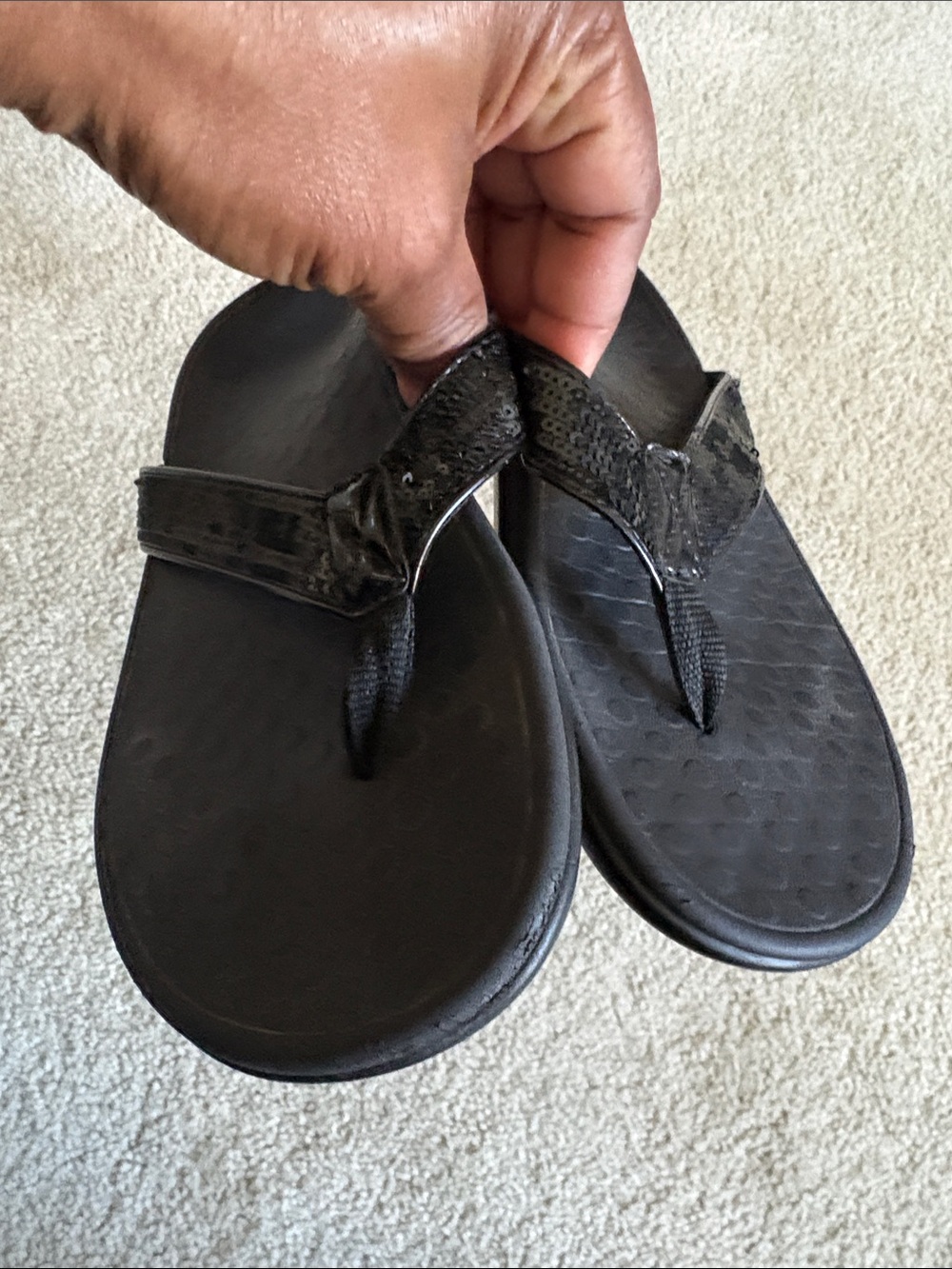Vionic Black Sequined Textured Strap Flip Flop Sandals-Size 9 - Picture 10 of 11